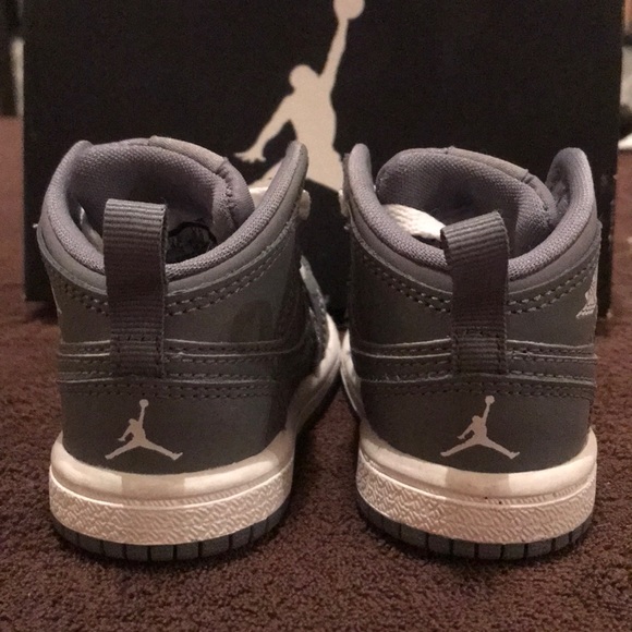 Jordan 1 Greys - Picture 2 of 4